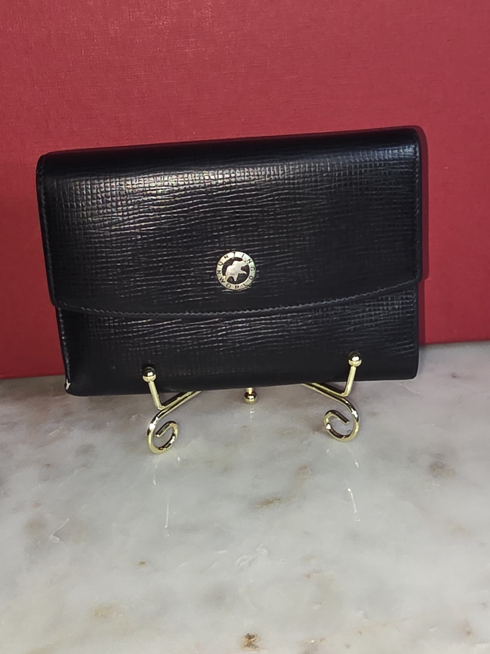Hunting World Black Leather Trifold Wallet with Gold Logo